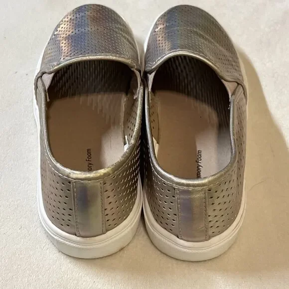 Time And Tru Shoes Women’s Sz 6 1/2 Loafers Metallic Gold Slip On Casual Sneaker - Picture 6 of 8